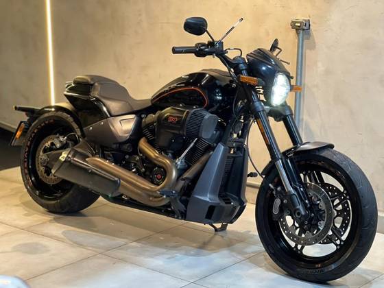 HARLEY-DAVIDSON SOFTAIL FXDR 114 